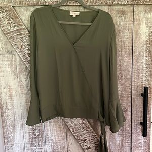 Loft top. Size Large.